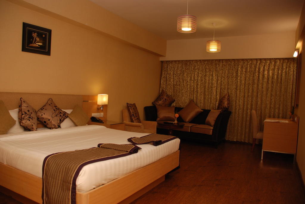 Pla Krishna Inn Tiruchirappalli Room photo