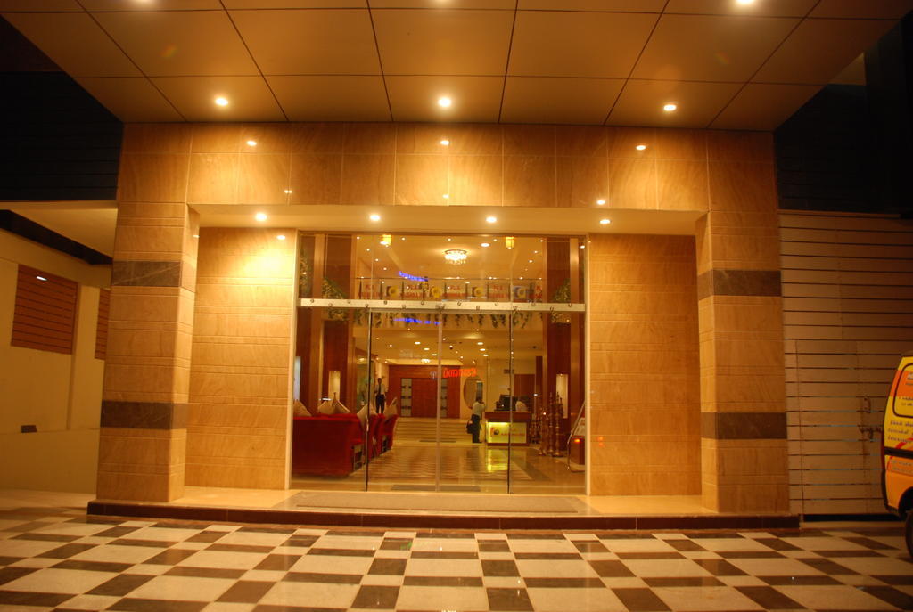 Pla Krishna Inn Tiruchirappalli Exterior photo