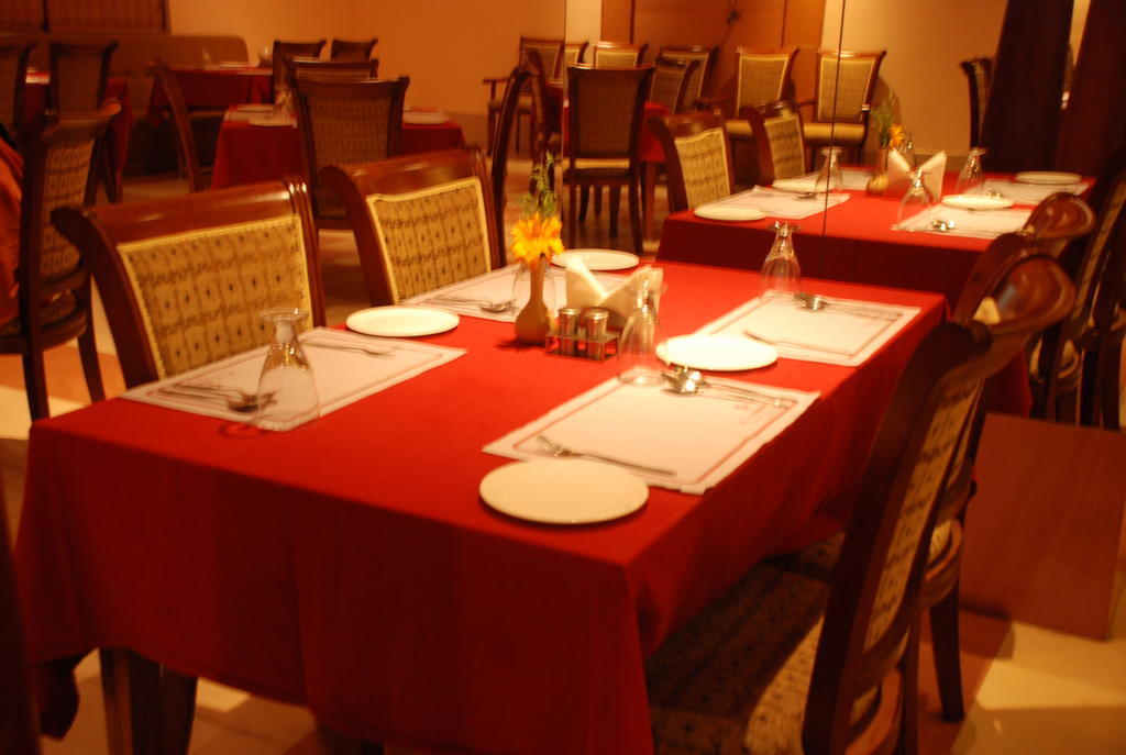 Pla Krishna Inn Tiruchirappalli Exterior photo