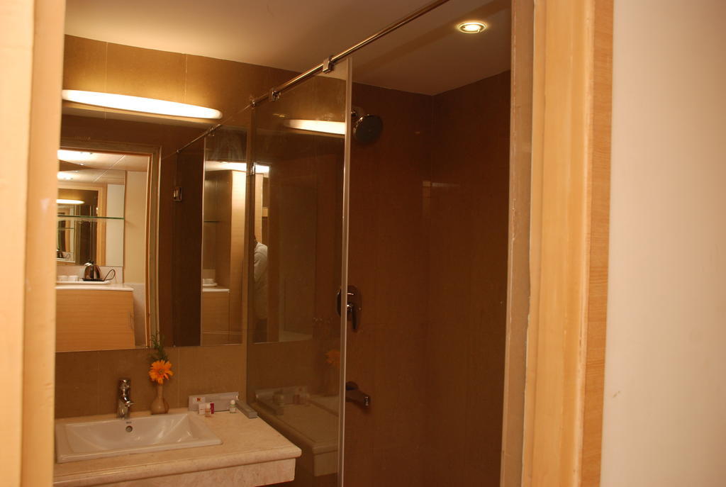Pla Krishna Inn Tiruchirappalli Exterior photo